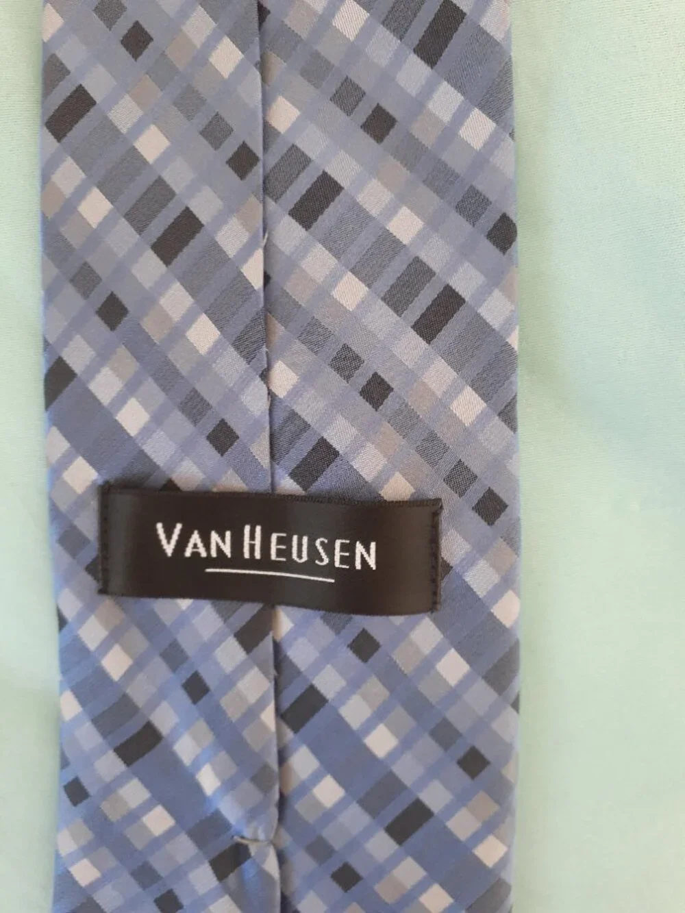 Van Heusen Men's tie blue line pattern silk - Picture 3 of 4